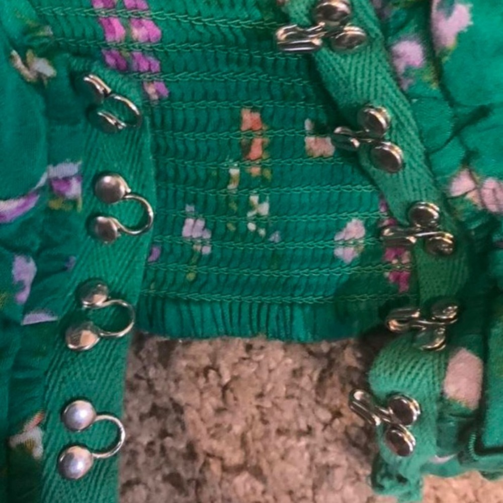 Green cropped blouse